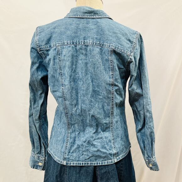 GAP 100% Cotton Blue Jean Buttoned Denim Shirt (36" W x 22" L) Pockets Size S - Picture 6 of 8